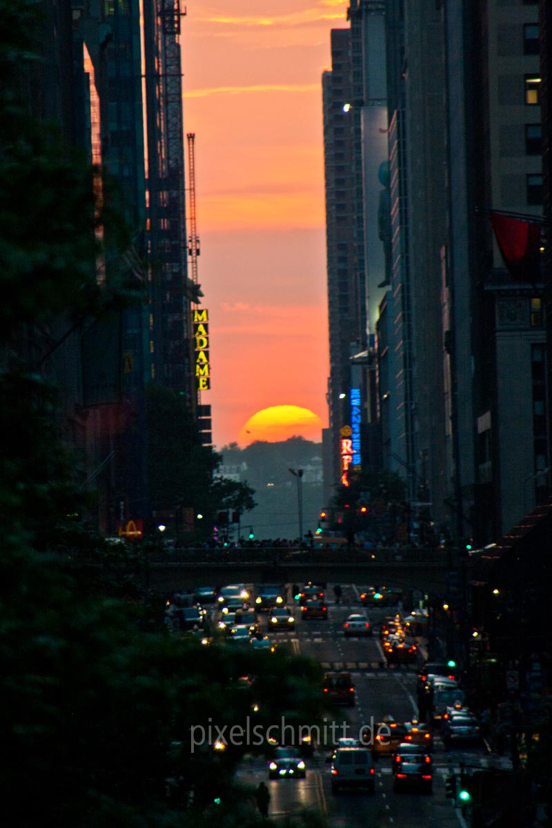 Manhattanhenge in New York