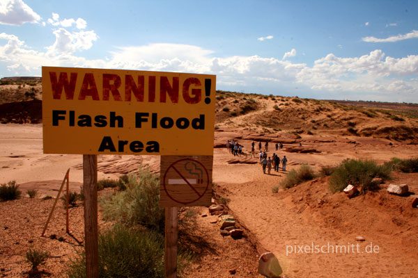Antelope Canyon: Wichtige Tipps für deinen Besuch lower antelope canyon 02 warnschild flash flood