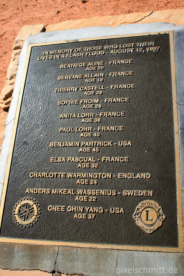 Antelope Canyon: Wichtige Tipps für deinen Besuch lower antelope canyon 03 gedenktafel