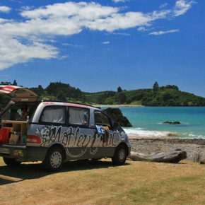 wicked camper neuseeland strand1