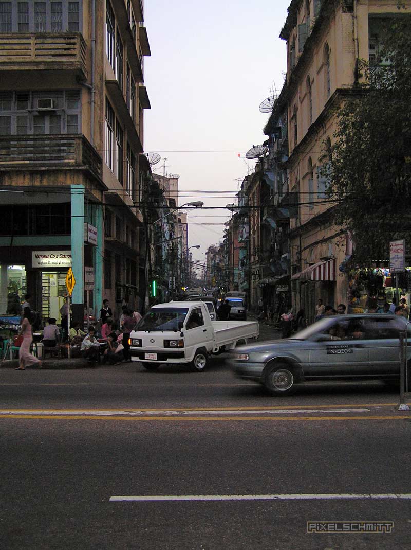 Reisebericht Myanmar 2004: Ankommen in Yangon myanmar-reisebericht-yangon