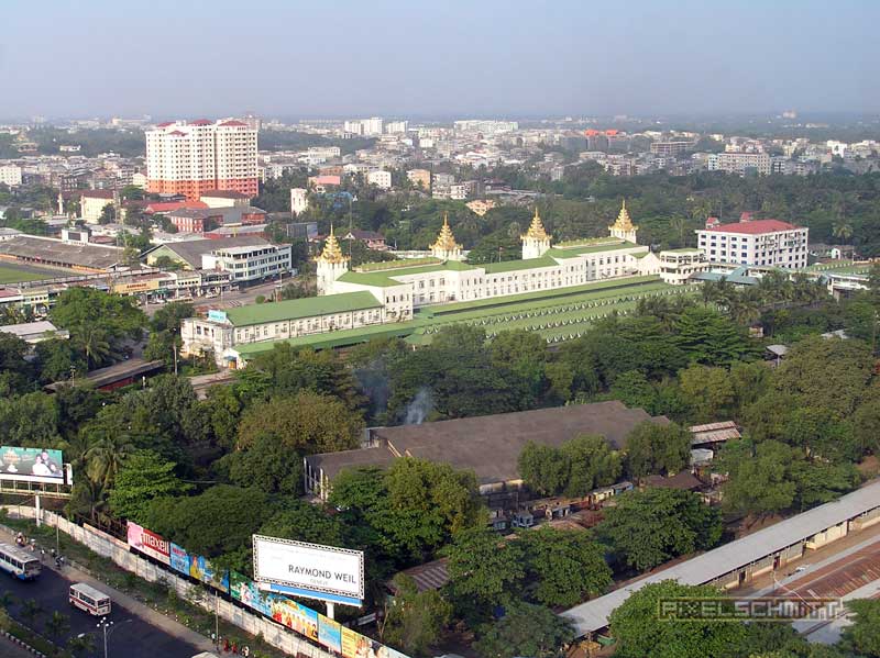 Reisebericht Myanmar 2004: Ankommen in Yangon myanmar-yangon-bahnhof
