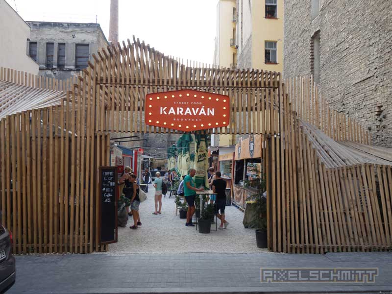ruinenbar-budapest-1-04