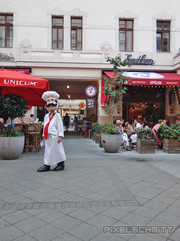 ruinenbar-budapest-3-04