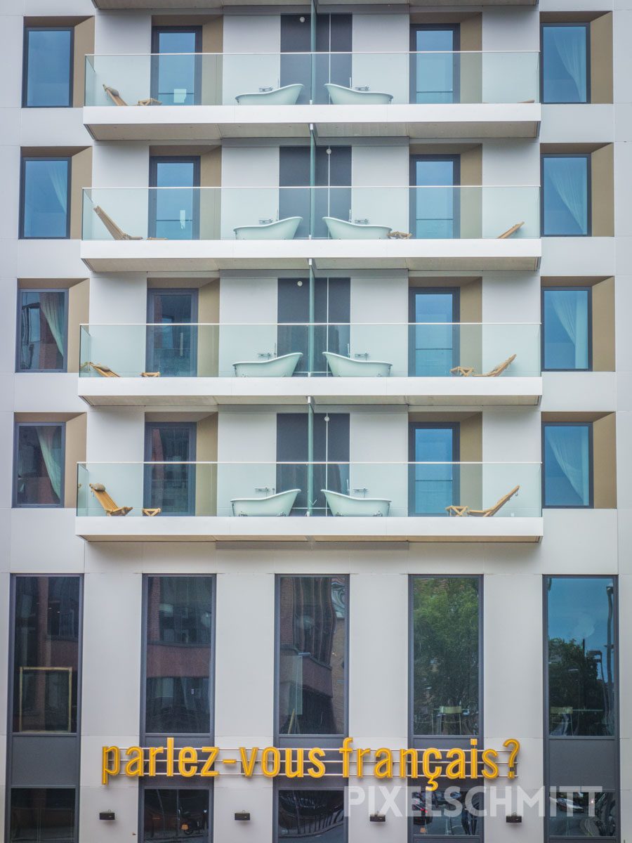 Das neue 25hours Hotel Düsseldorf und Tipps in der Nähe So sieht das 25hours Hotel in Düsseldorf von aussen aus