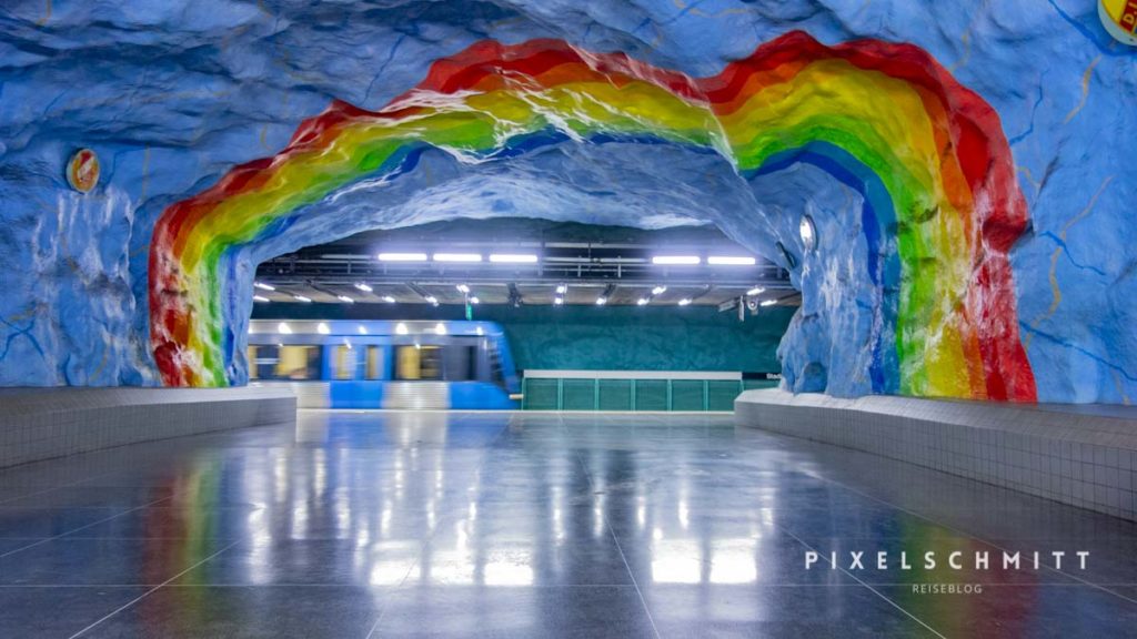 Stockholm: U-Bahn-Kunst auf eigene Faust entdecken U-Bahn Stockholm: Kunst am Bahnhof