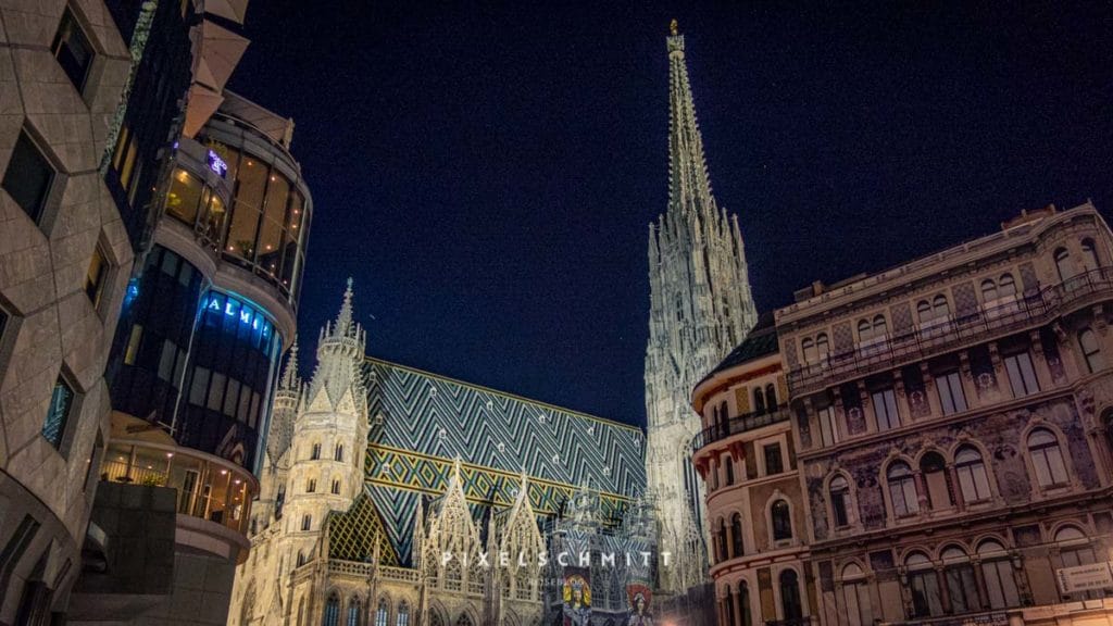 Wien Sehenswürdigkeiten: 19 schöne Tipps für 2 Tage Stephansdom Wien bei Nacht