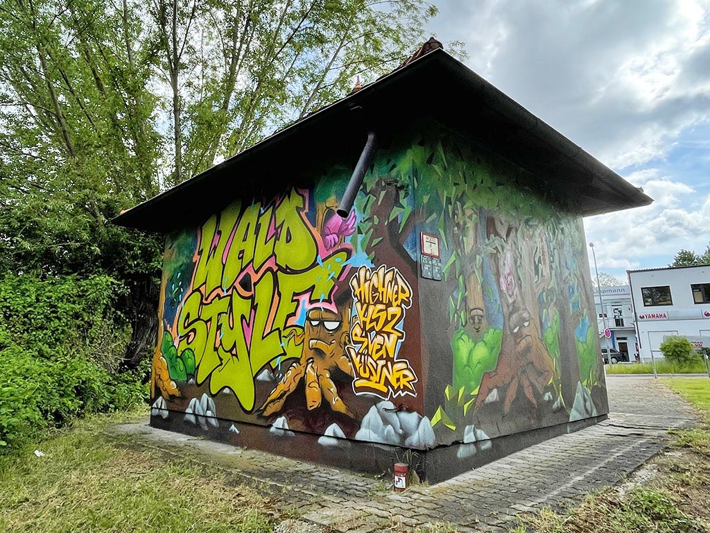Street Art und Graffiti in Erlangen Graffiti und Street Art in Erlangen: Wald Style Bayernstraße