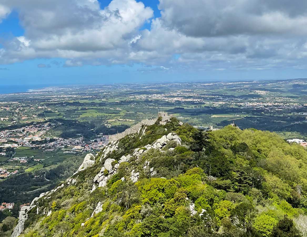 Lissabon nach Sintra: So einfach kommst Du zum Palast! Anfahrt Sintra: Castelo dos Mouros